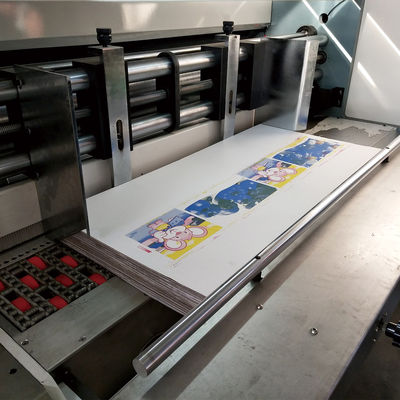 4 impressora de alimentação automática Slotter Die Cutter da borda de ataque 380v da cor